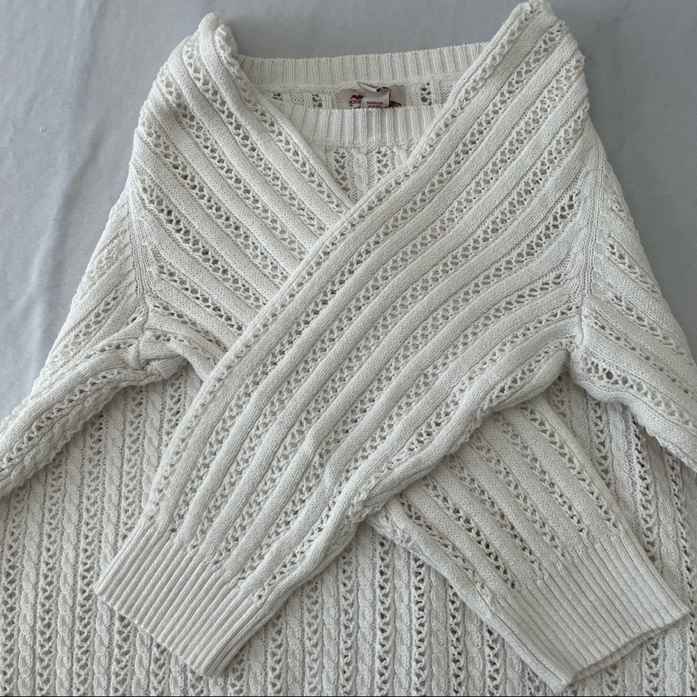 small white arizona jean co. sweater - Picture 3 of 4